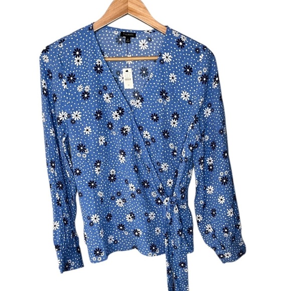 NWT Talbots Poet Sleeve Wrap Top Flowers & Dots - Picture 2 of 9